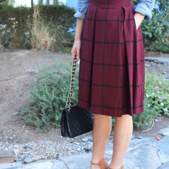 Banana Republic Dresses & Skirts - Banana Republic Pleated A-Line Skirt